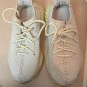 Adidas Yeezy Boost 350 V2 in the "Cream White"  Worn A Few Times. Size 6